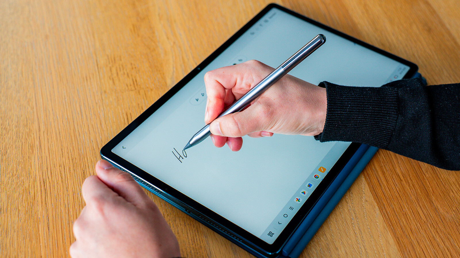 Texte lassen sich dank Wischbewegungen problemlos kopieren, einfügen oder verschieben.