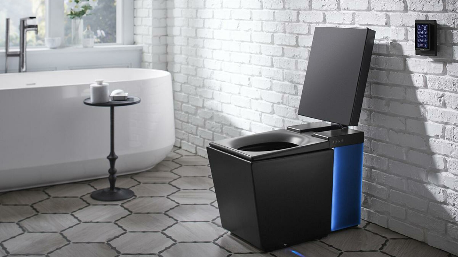 Für die Toilette zahlen Kunden umgerechnet 8.000 Euro.