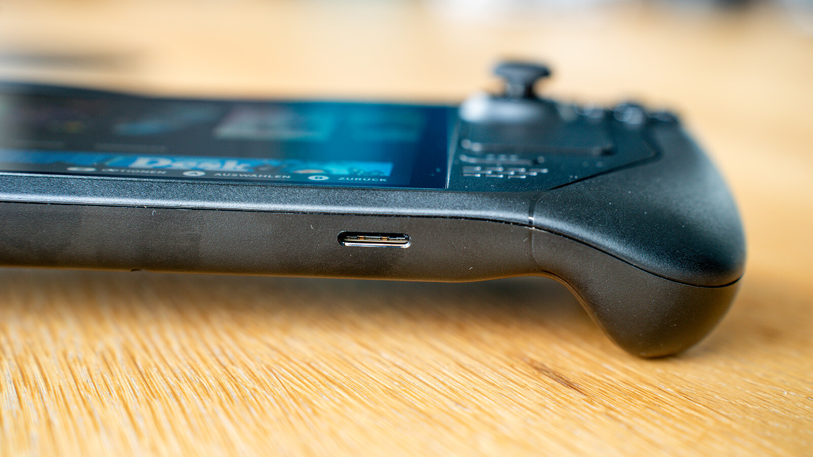 Erweitert den Speicher über microSD.