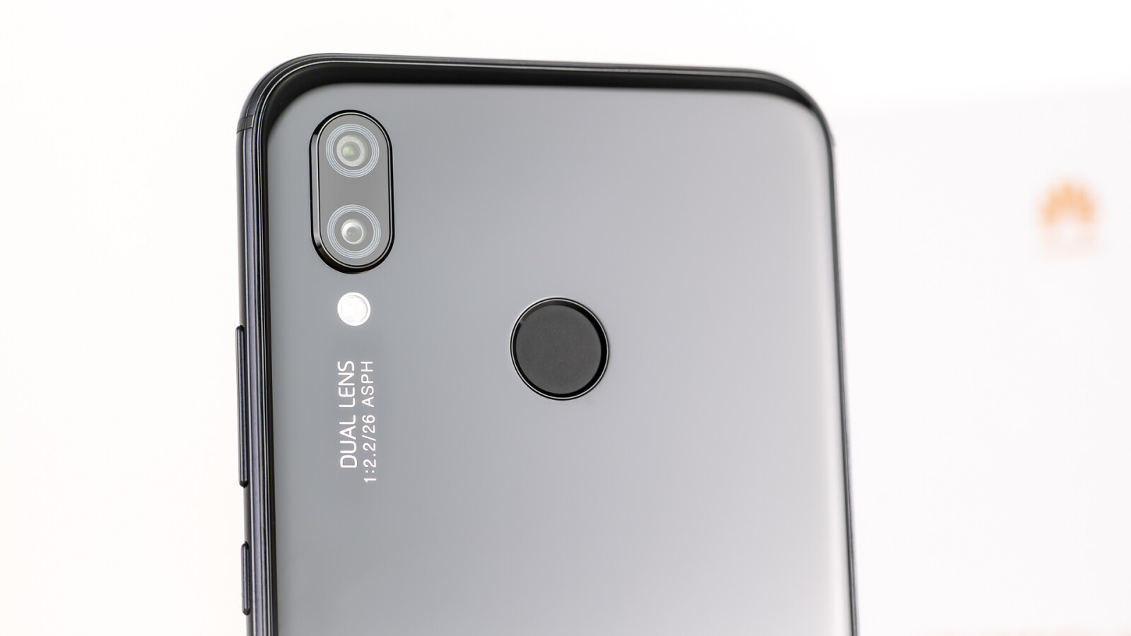Das Huawei P20 Lite verfügt über eine Dual-Kamera.