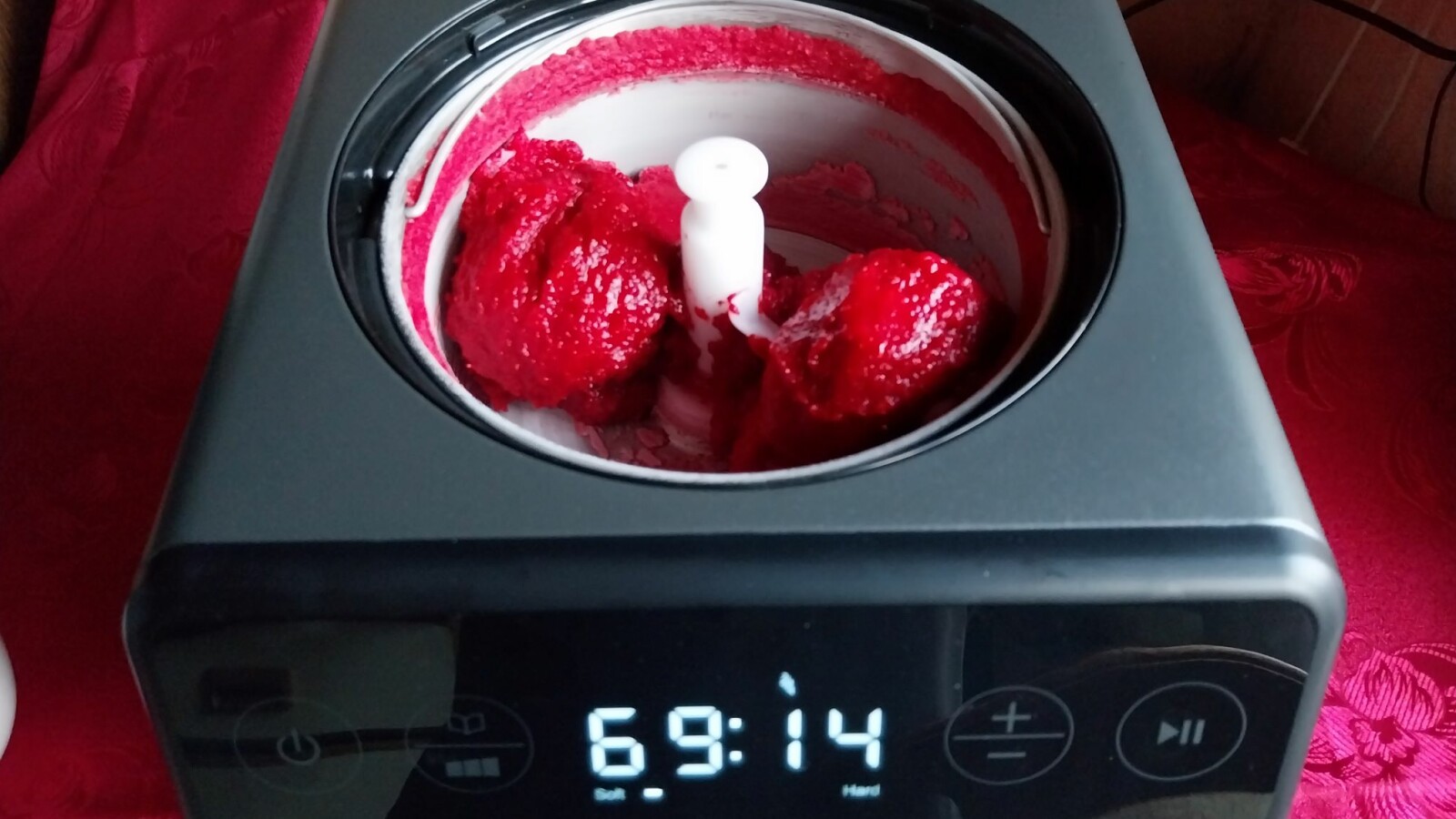 Das Sorbet überzeugt im Konsistenz- und Temperaturtest und verfehlt nur knapp die Bestnote. Dennoch ein hervorragendes Ergebnis.