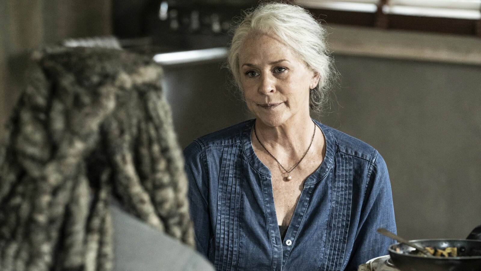 The Walking Dead Staffel 11 - Teil 2: Carol trifft wieder auf ihren Ex Ezekiel.