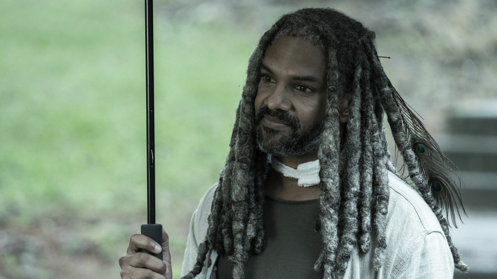 The Walking Dead Staffel 11, Folge 15: Ezekiel hat seine Operation überstanden.