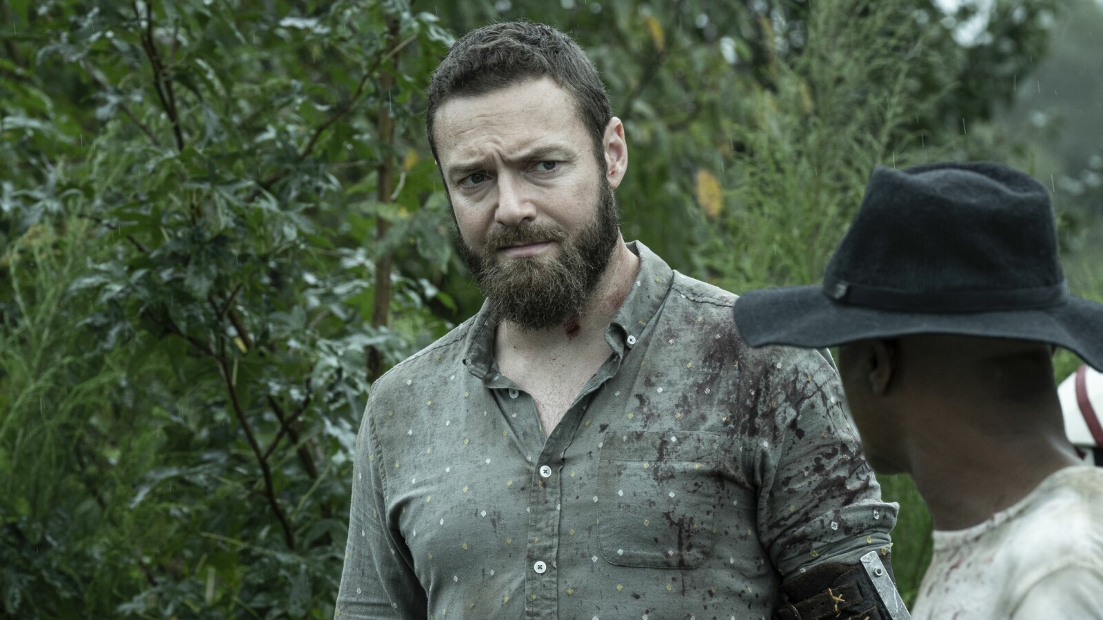 The Walking Dead Staffel 11, Folge 15: Aaron ist besorgt.