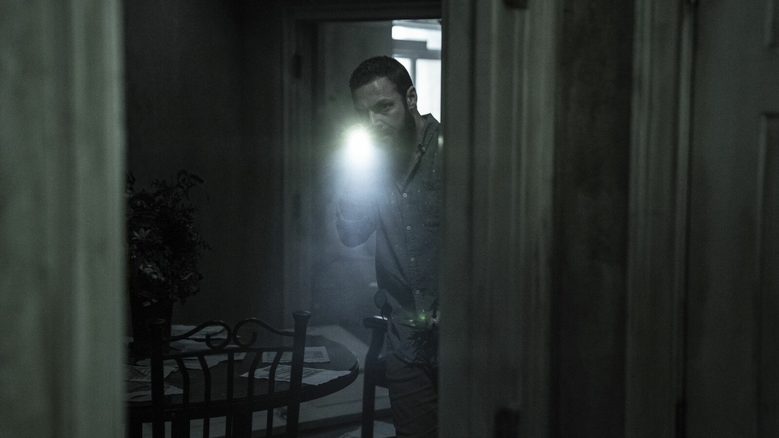 The Walking Dead Staffel 11, Episode 16: Aaron stellt sich gegen das Commonwealth