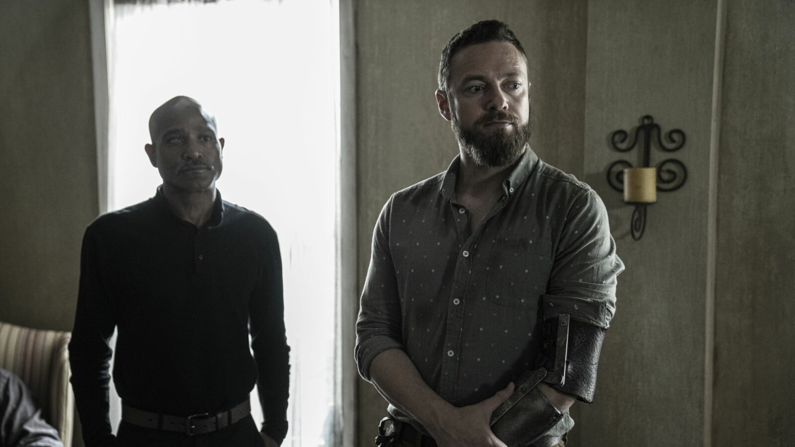 The Walking Dead Staffel 11: Aaron und Gabriel sind ein eingespieltes Team.