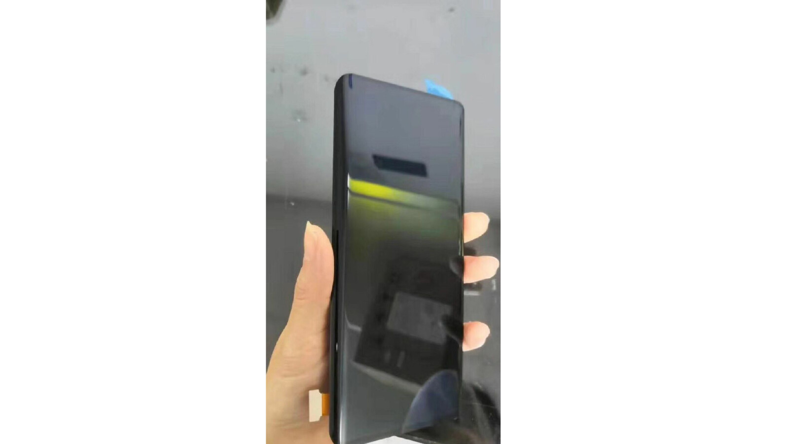 Das Display des Huawei Mate 30 Pro ist an den Seiten gekrümmt.