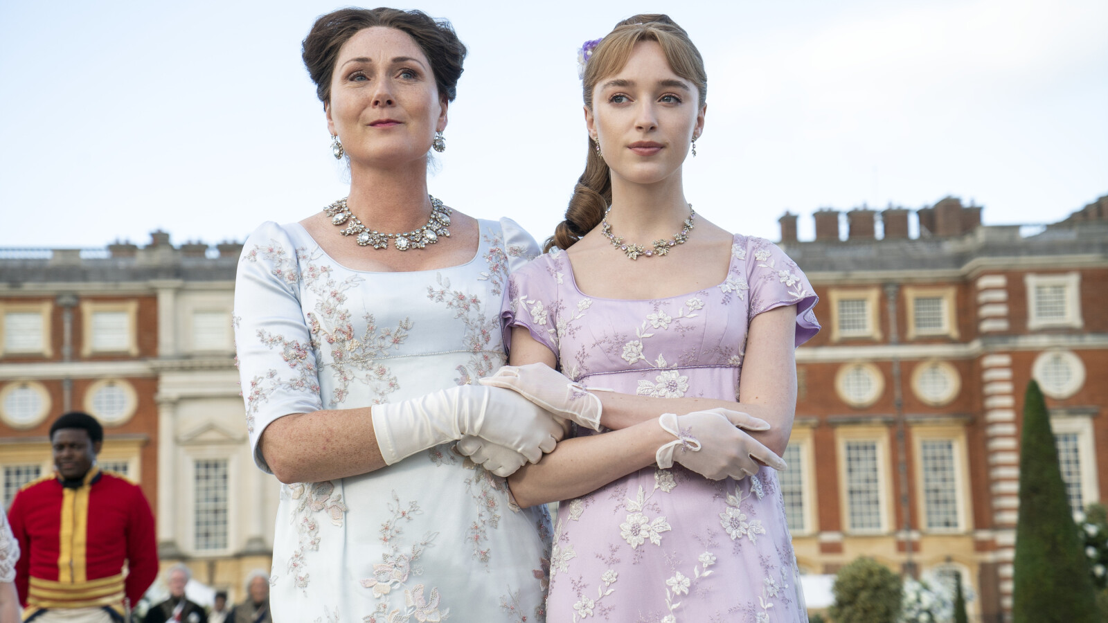 Bridgerton: Daphne steht ihrer Mutter immer noch sehr nahe.