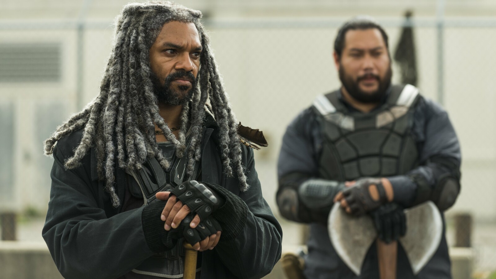 Neben Ezekiel lernen wir in der Folge auch seinen Leibwächter Jerry (rechts), ...