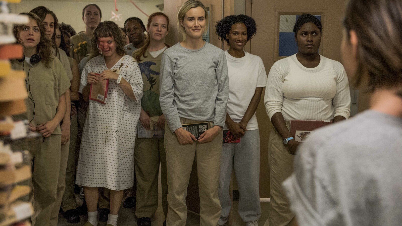 Orange Is The New Black - Staffel 5: Nach dem Tod von Poussey Washington, gehen die Insassinnen auf die Barrikaden.