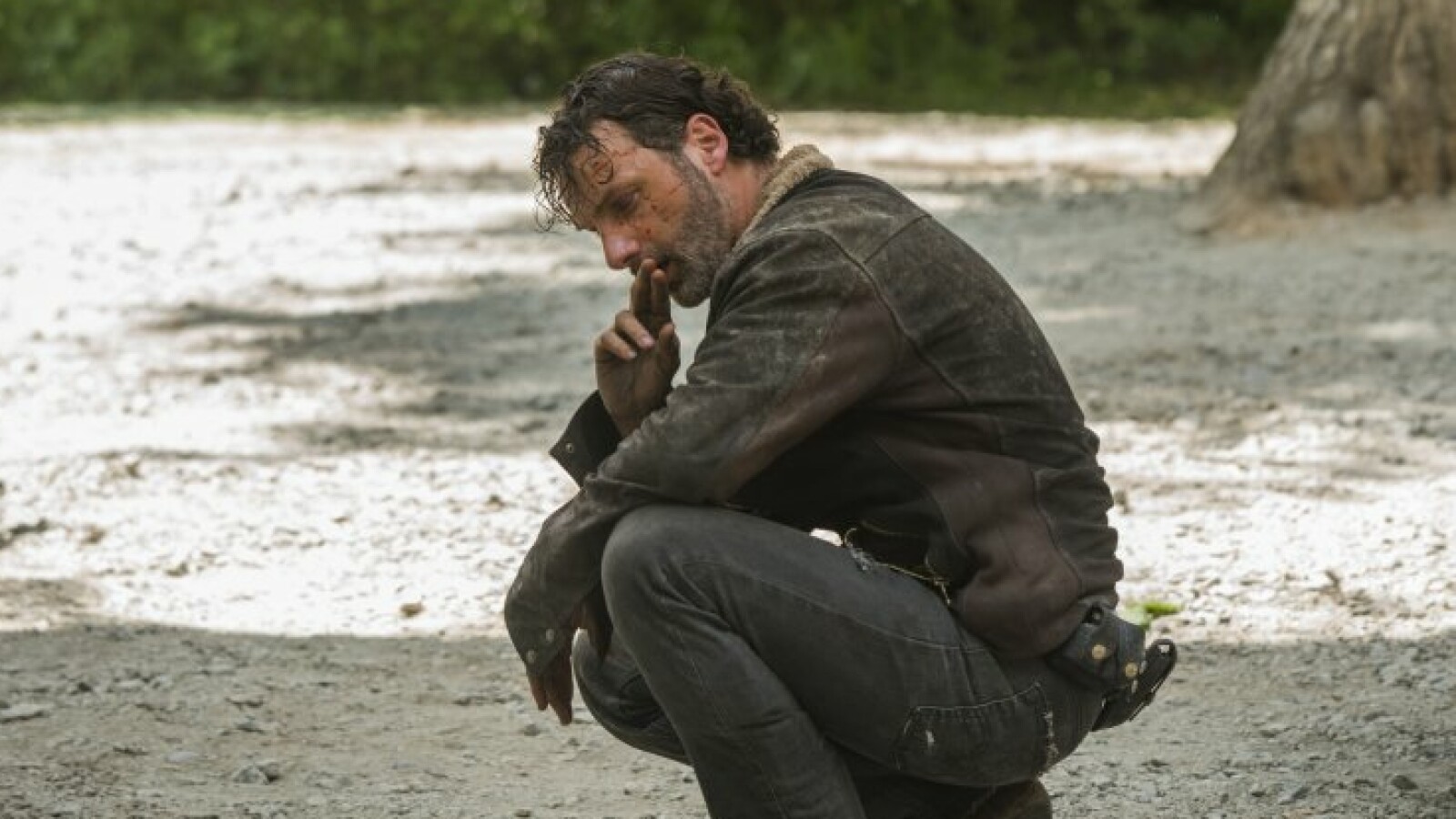 Fassungslos betrachtet Rick die Überreste von Abraham und Glenn.