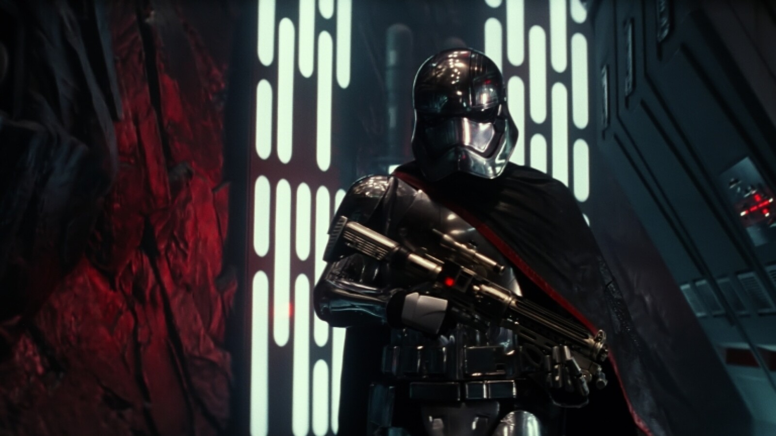 Captain Phasma hat bei den Bösen das Sagen.