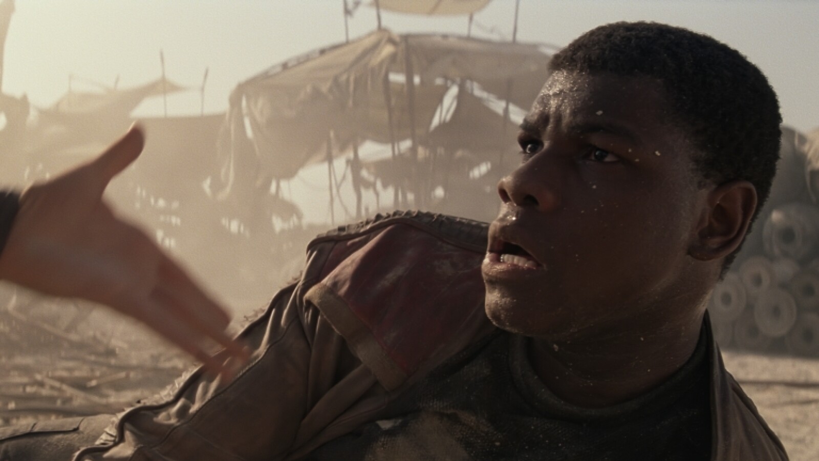 Finn begleitet Rey in Star Wars: Das Erwachen der Macht.