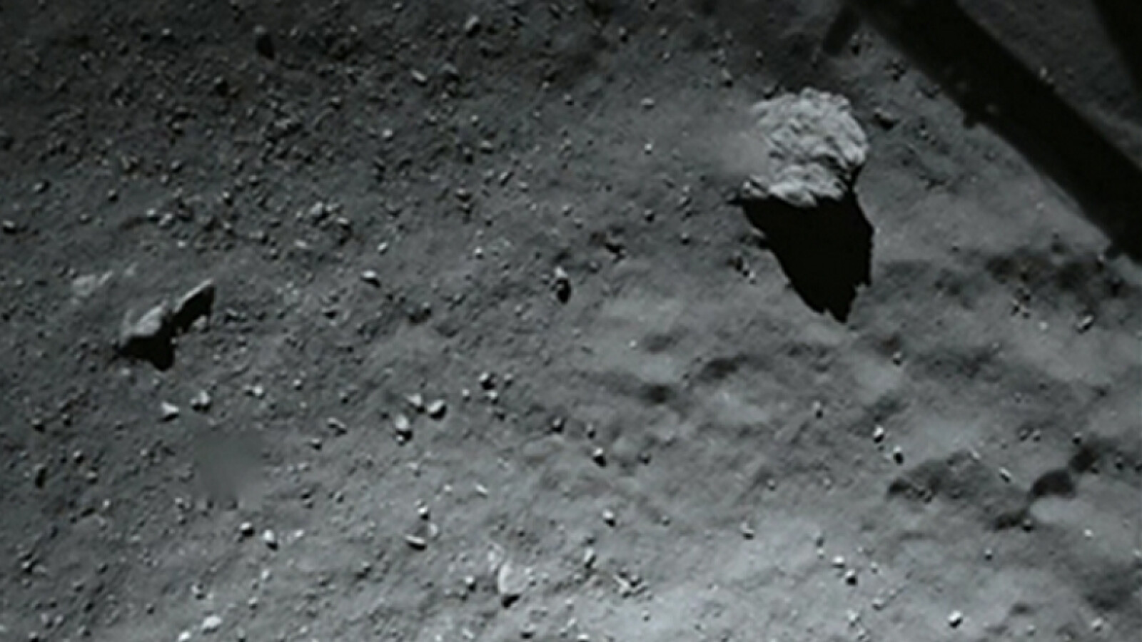 Ein Bild von Philaes Kamera: Etwa 40 Meter über dem Kometen. (Bild: ESA/Rosetta/Philae/ROLIS/DLR)