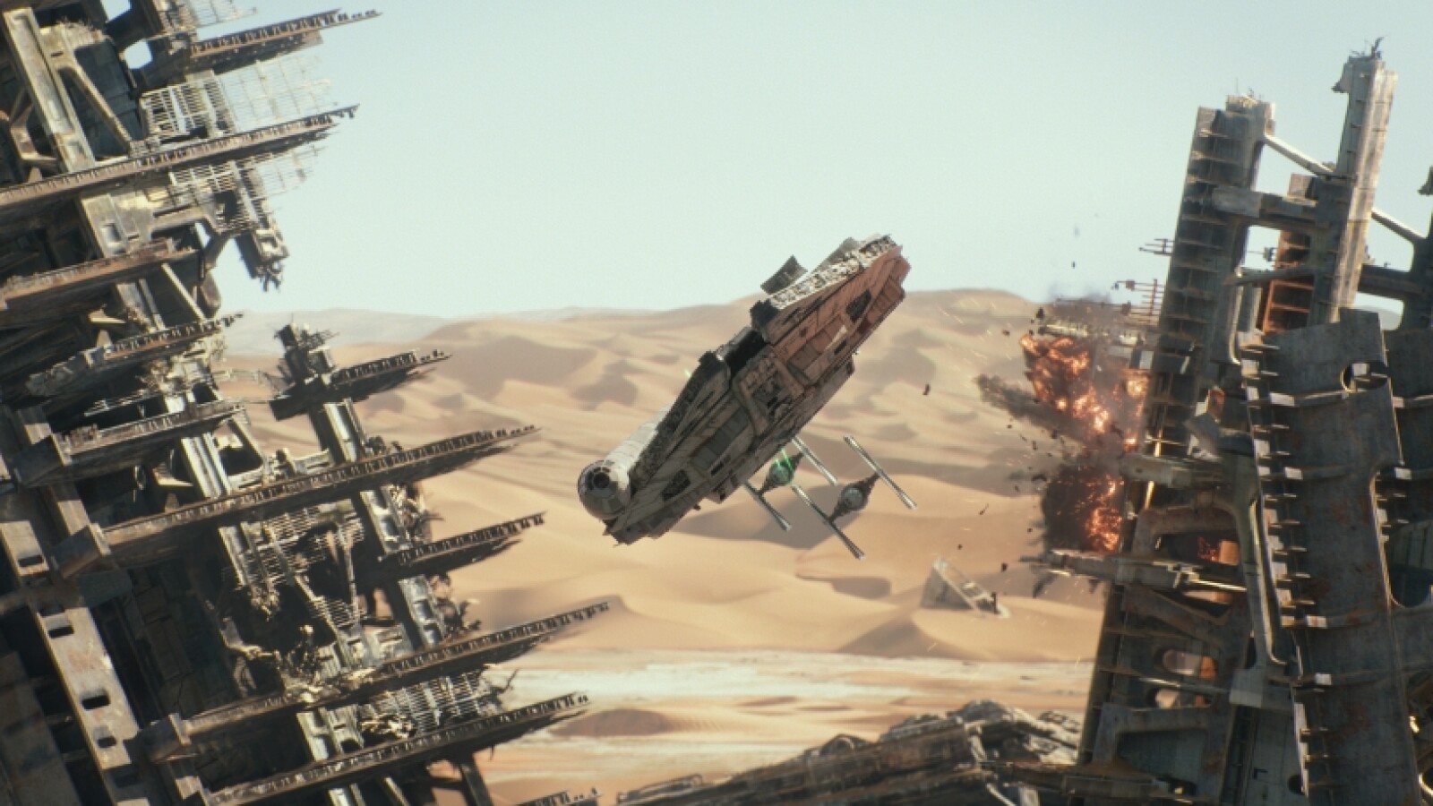 Eine Legende fliegt wieder: der Millennium Falcon.