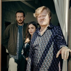 Neues Netflix-Film-Highlight: Jason Segel hat es in "Windfall" auf Lily Collins und Jesse Plemons abgesehen