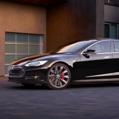 Tesla car Geschwindigkeit