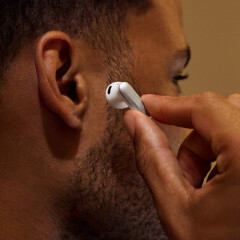 Apple hat das noch nicht: KI-Kopfhörer Plaud One bieten eine Funktion, die den AirPods fehlt