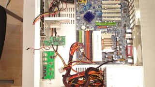 Einbau des Netzteils und weiterer Komponenten