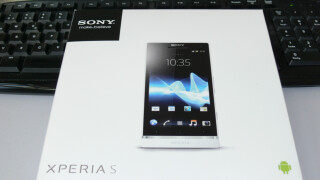 Sony Xperia S Unboxing