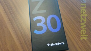 Unboxing BlackBerry Z30