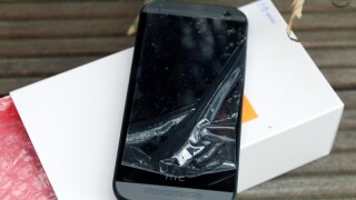 Unboxing HTC One mini 2