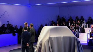 BMW i Inside Future mit HoloActive (CES 2017)