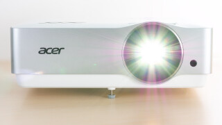Acer VL7860-4K-Beamer in Bildern