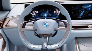 BMW-Logo im BMW Concept i4