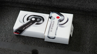 Nothing Ear vs. Ear (a)