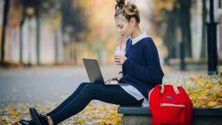 Ab 1. November 2025: 6 große Änderungen bei Krediten, Flügen und TV-Sendern