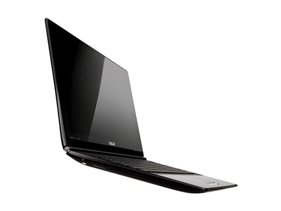 Asus UX30: Das einzige Notebook der Serie, das ohne optisches Laufwerk auskommt.