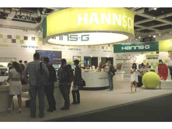 Am Hannspree-Stand interessierten sich viele Besucher für das neue Tablet des Herstellers. Bild: Netzwelt