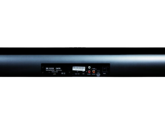 Spartanisch mit Anschlüssen bestückt: Rückseite der Soundbar.