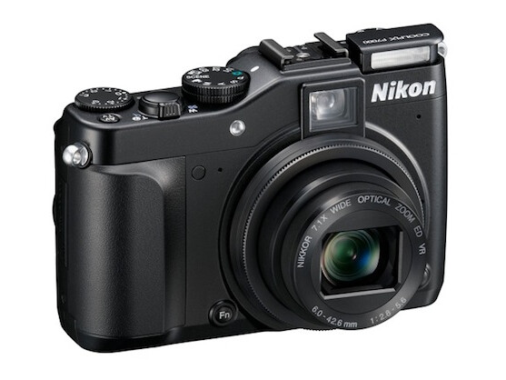 Üppig ausgestattete Kompaktkamera für 550 Euro: Nikon P7000