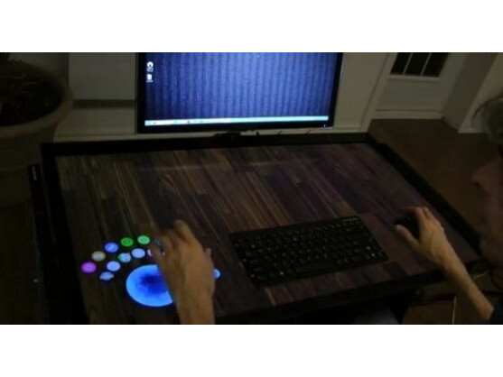 Das EXPODesk wird offiziell auf der CES im Januar 2012 vorgestellt.