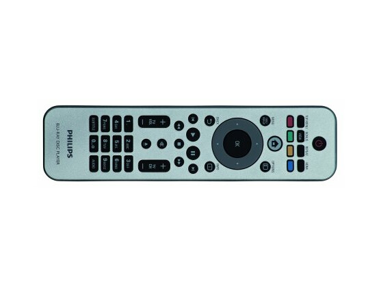 Fernbedienung: Die Tasten für Titelmenü und Disc-Auswurf liegen etwas zu versteckt.