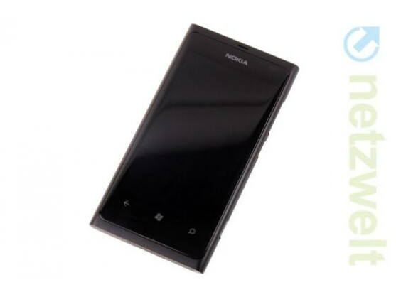 Das Nokia Lumia 800 kämpft mit Akku-Problemen.