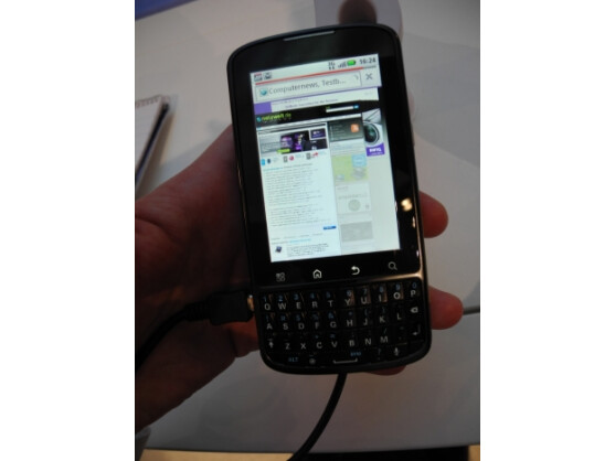 Mit dem Pro bringt Motorola nach dem Backflip und dem Flipout ein weiteres Tastatur-Handy auf den Markt.