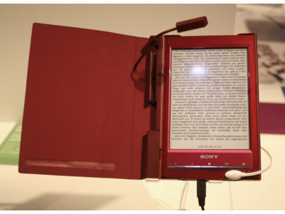Sony bietet auch passendes Zubehör für den neuen E-Book-Reader an.