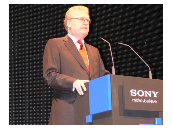 Sony steht nach dem Datendiebstahl beim Playstation Network massiv in der Kritik. Konzernchef Sir Howard Stringer sieht ungemütliche Zeiten entgegen.
