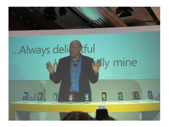 Steve Ballmer könnte am 24. Mai nochmals neun WP7-Handys enthüllen.