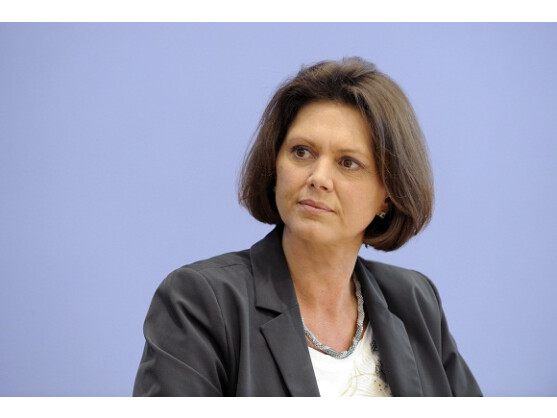 Die Verbraucherschutzministerin Aigner wendet sich erneut gegen Facebook.