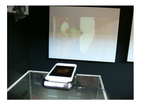 Aiptek präsentiert auf der CeBIT diverse Smartphone-Projektoren.