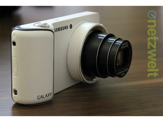 Die Galaxy Camera von Samsung ist in der Redaktion eingetroffen.