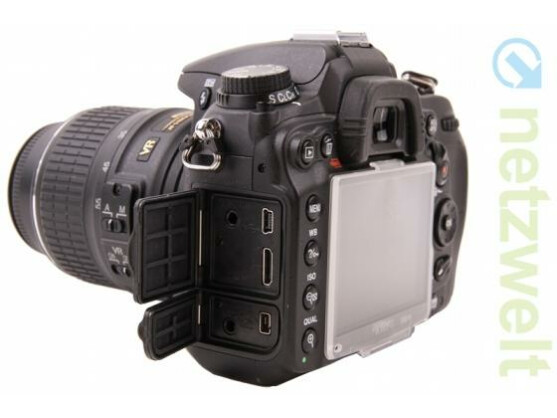 Die Anschlüsse der Nikon D5000