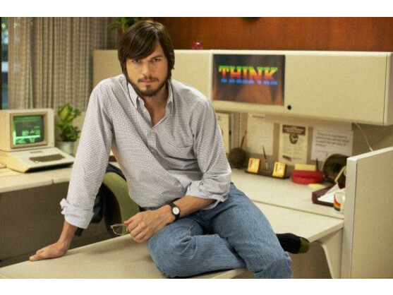 Asthon Kutcher spielt in jOBS den verstorbenen Apple-Gründer.