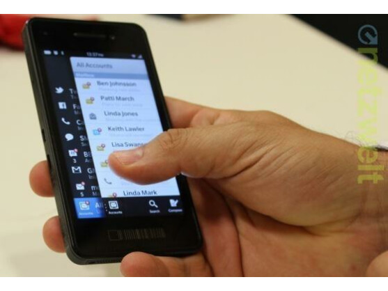 BlackBerry 10 erscheint offiziell am 30. Januar 2013. Auf Geräte mit Tastatur müssen Nutzer aber offenbar bis März 2013 warten.