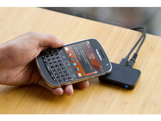 Der BlackBerry Music Gateway ermöglicht das drahtlose Übertragen von Musik vom BlackBerry auf die Stereo-Anlage.