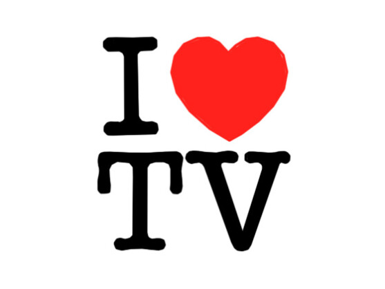 Zum Ehrentag des Fernsehers, ein Bild der Liebe und der Achtung.